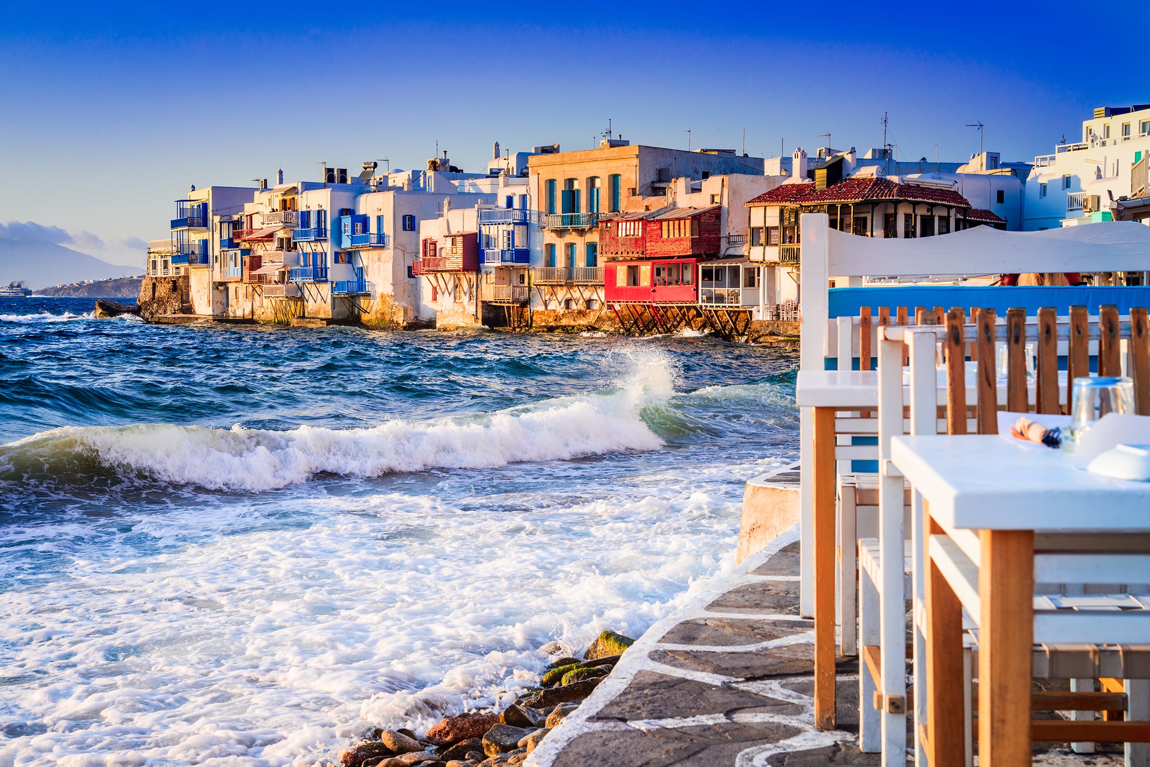 GREEK CYCLADES: 5 ISLANDS YOU HAVE TO VISIT